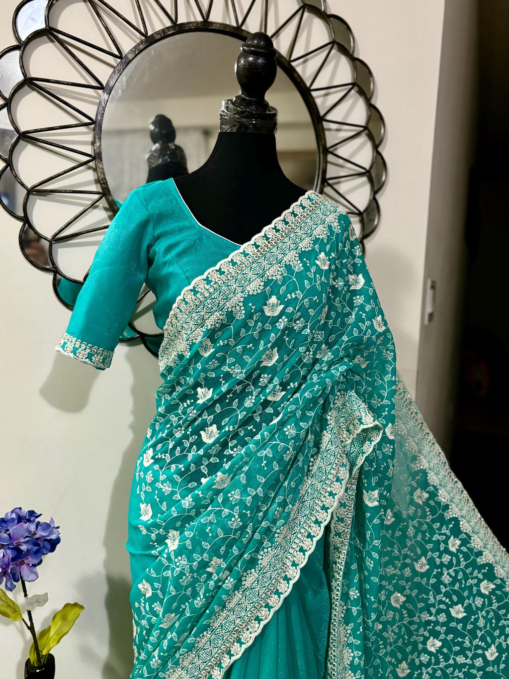 Beautiful shimmer georgett handloom georgette silk saree all over beautiful pearl and thread  weaving and beautiful boarder ready blouse