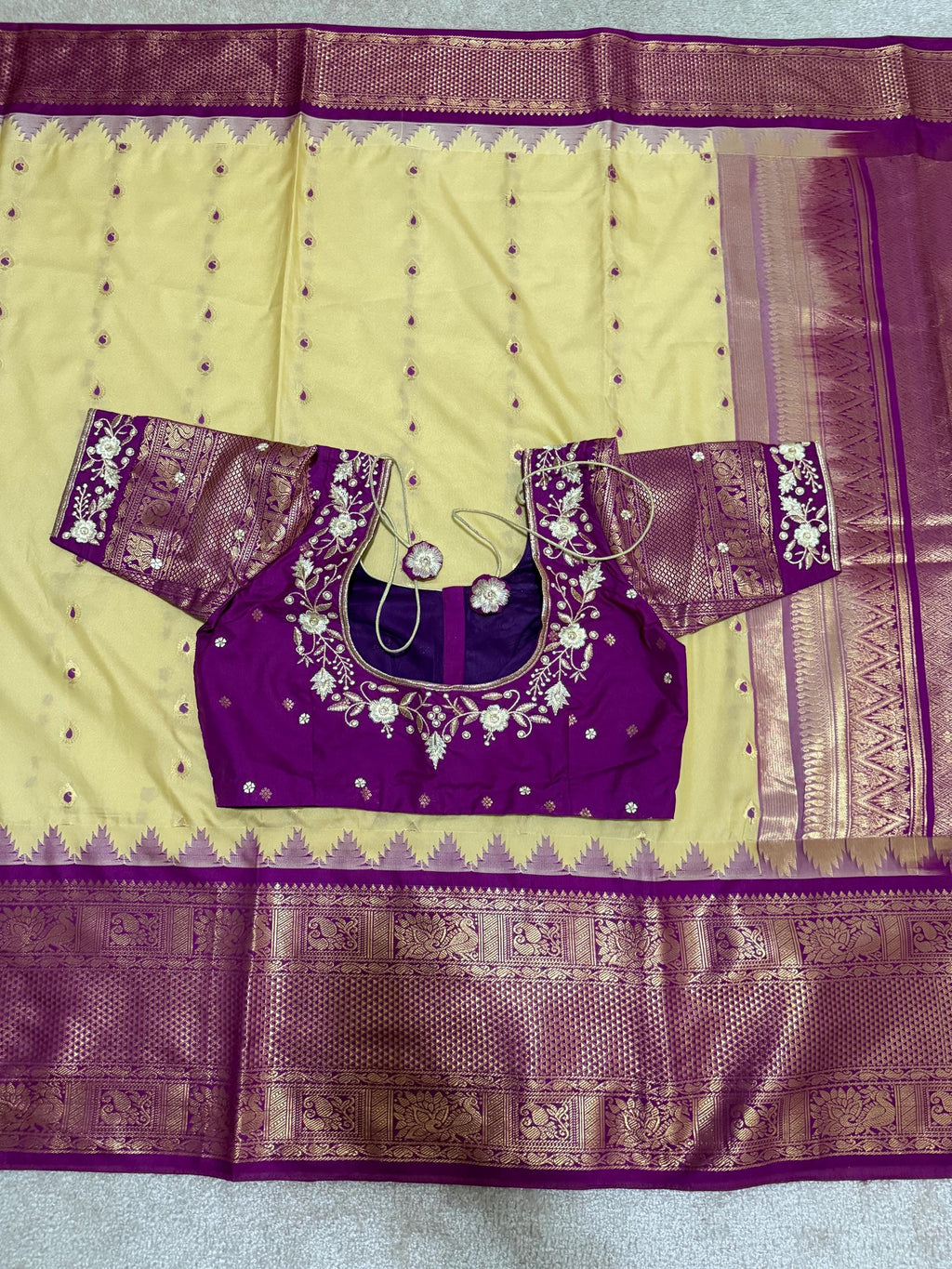 Gadwal  fancy powerloom pure silk sarees ready to wear blouse with embroidered blouse fits up to 32 -46 saree is ready fall pico done