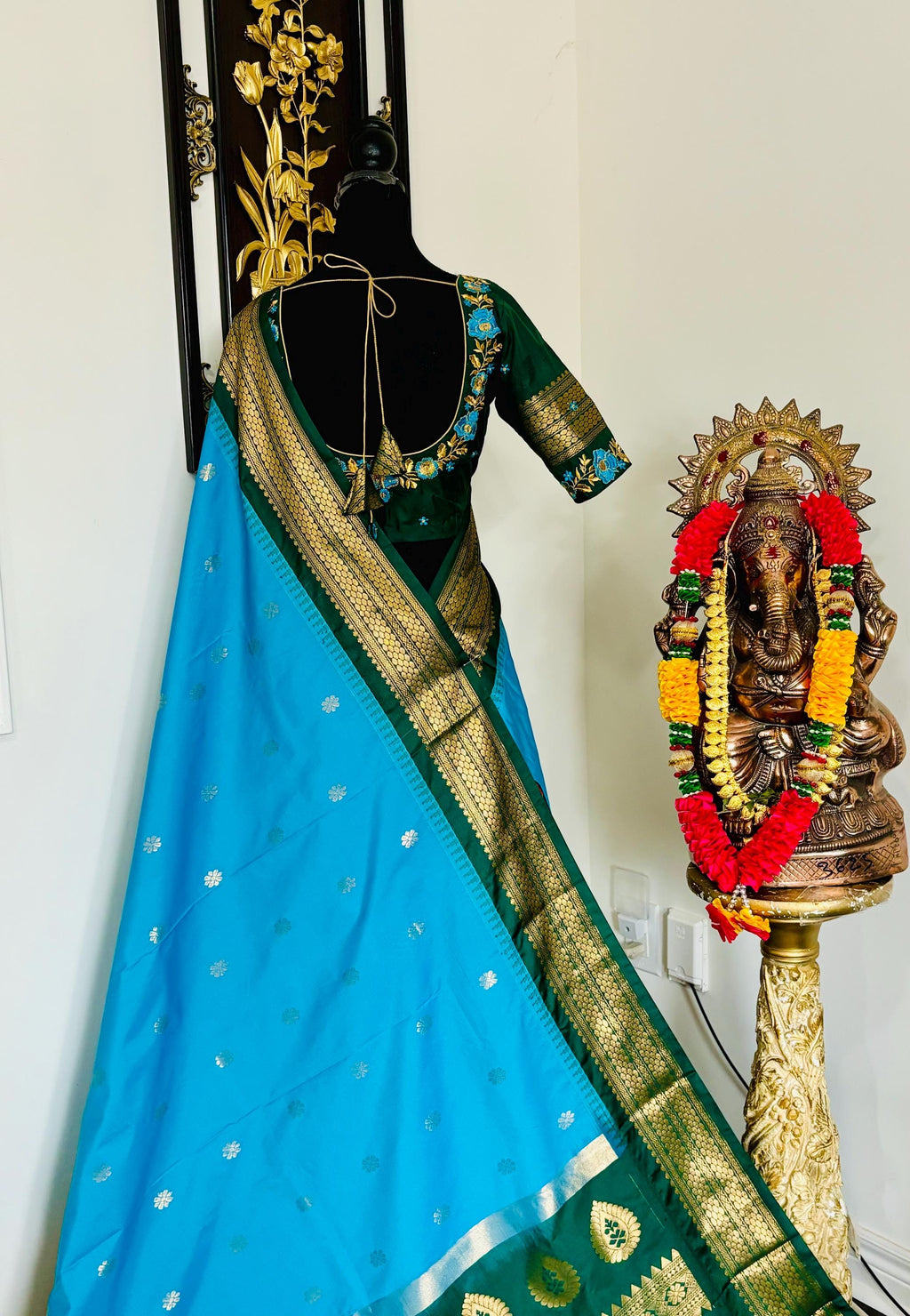 Gadwal  fancy powerloom pure silk sarees ready to wear blouse with embroidered blouse fits up to 32 -46 saree is ready fall pico done
