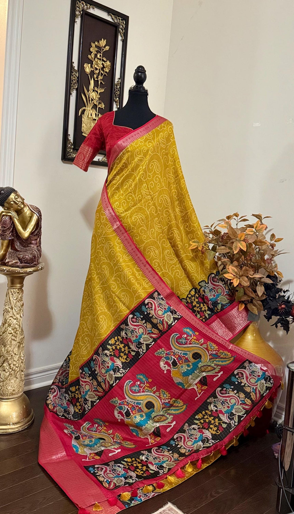 Beautiful Light weight Emarald silk saree  with Kanchi boarder  Bhandini prints ready blouse fits 32 to 46 with beautiful color combo