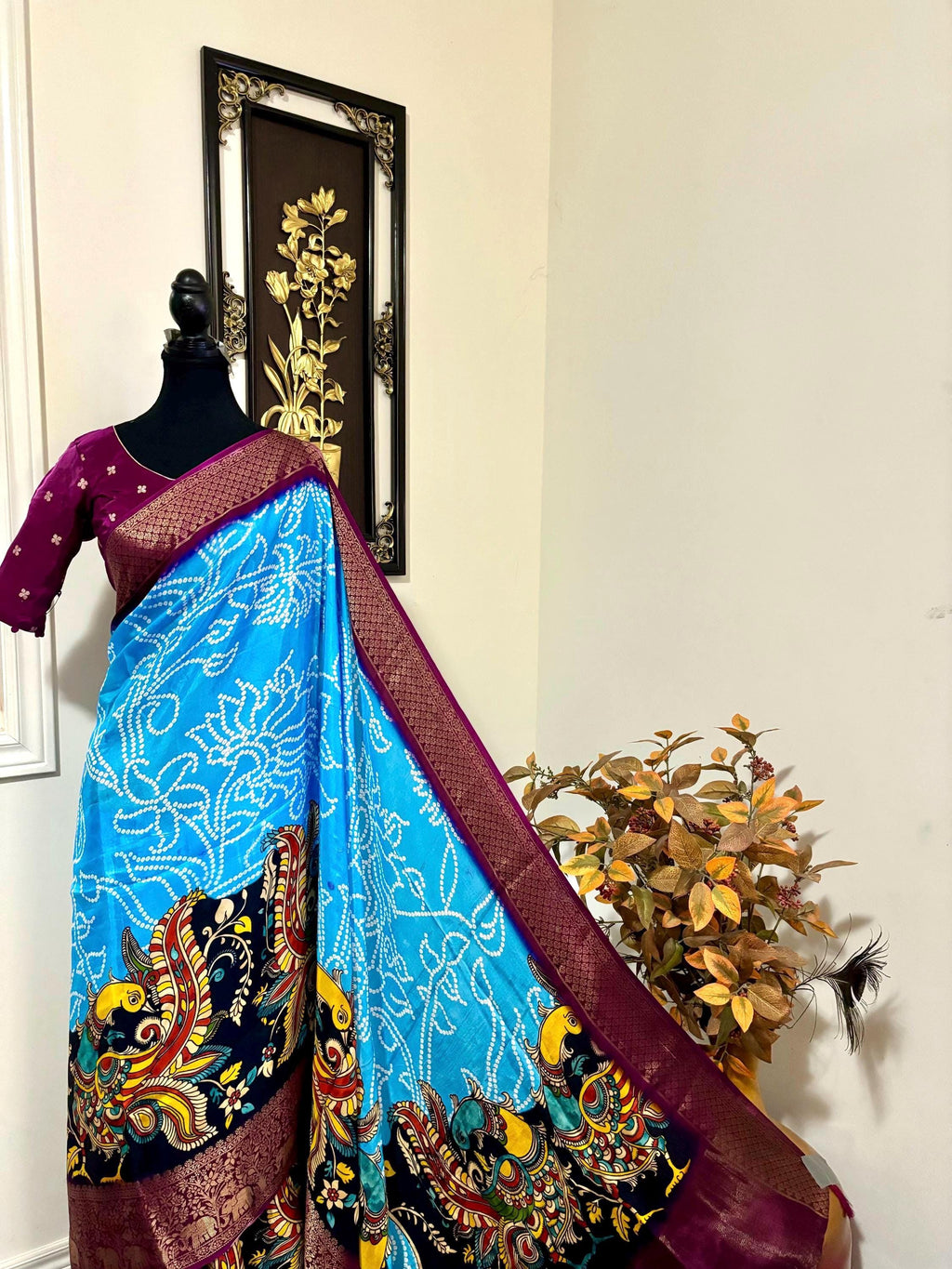 Beautiful pure silk bandini silk saree paired up pretty blouse sizes 32 -46 ready to wear.With Zari boarders elephant prints and peacocks