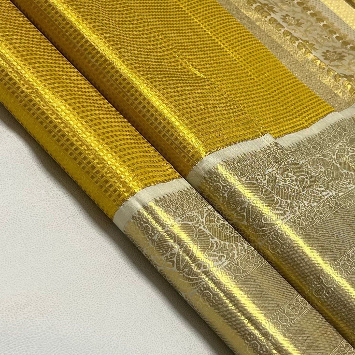 Kanjivaram handloom double warp contrast grandpalluand blouse Double side korvaiborderTissue Bridal2gram silk mark asksellerfor availability