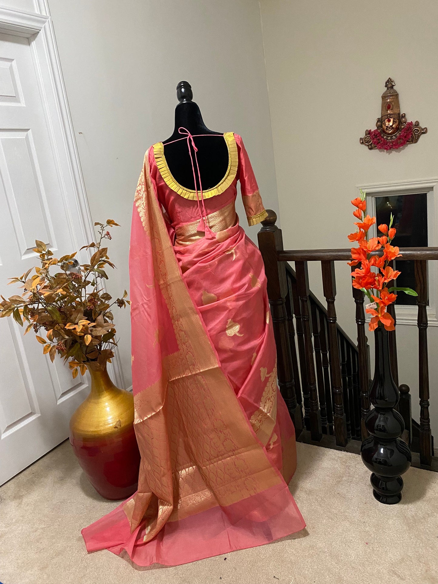 Beautiful Soft Banarasi kora organza paired up with ready to wear pretty designer blouse fits to 32 to 46 size