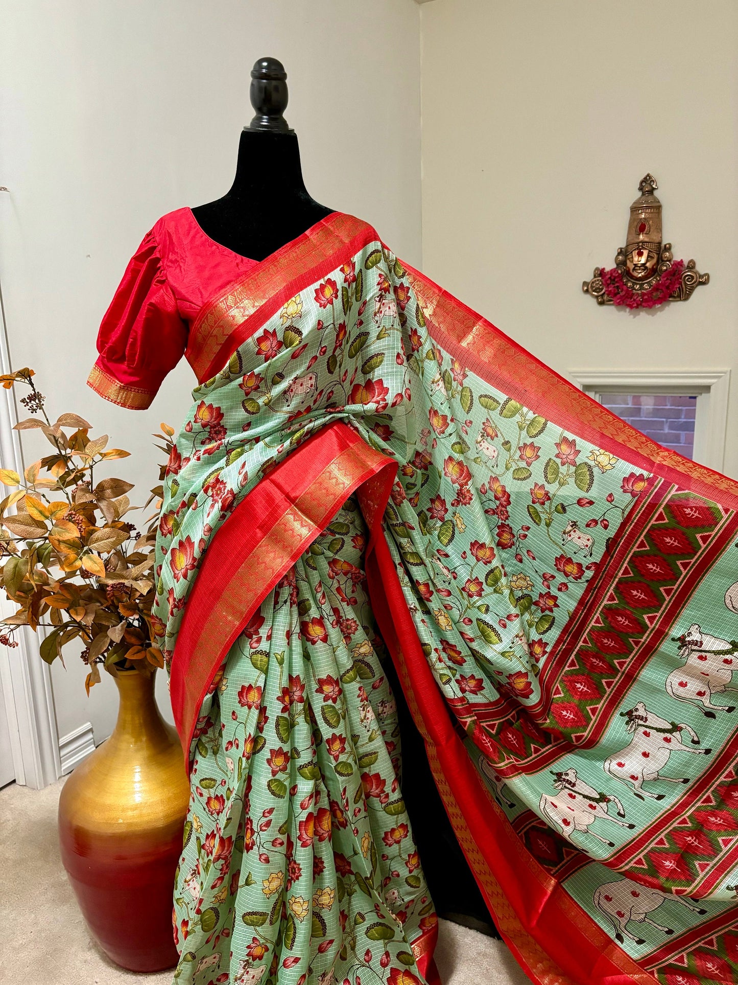 Beautiful light weight Kota saree with Kanchi Zari boardes and beautifulpichwaidesignsaree paired up with pretty blouse fits up to 32 to 46