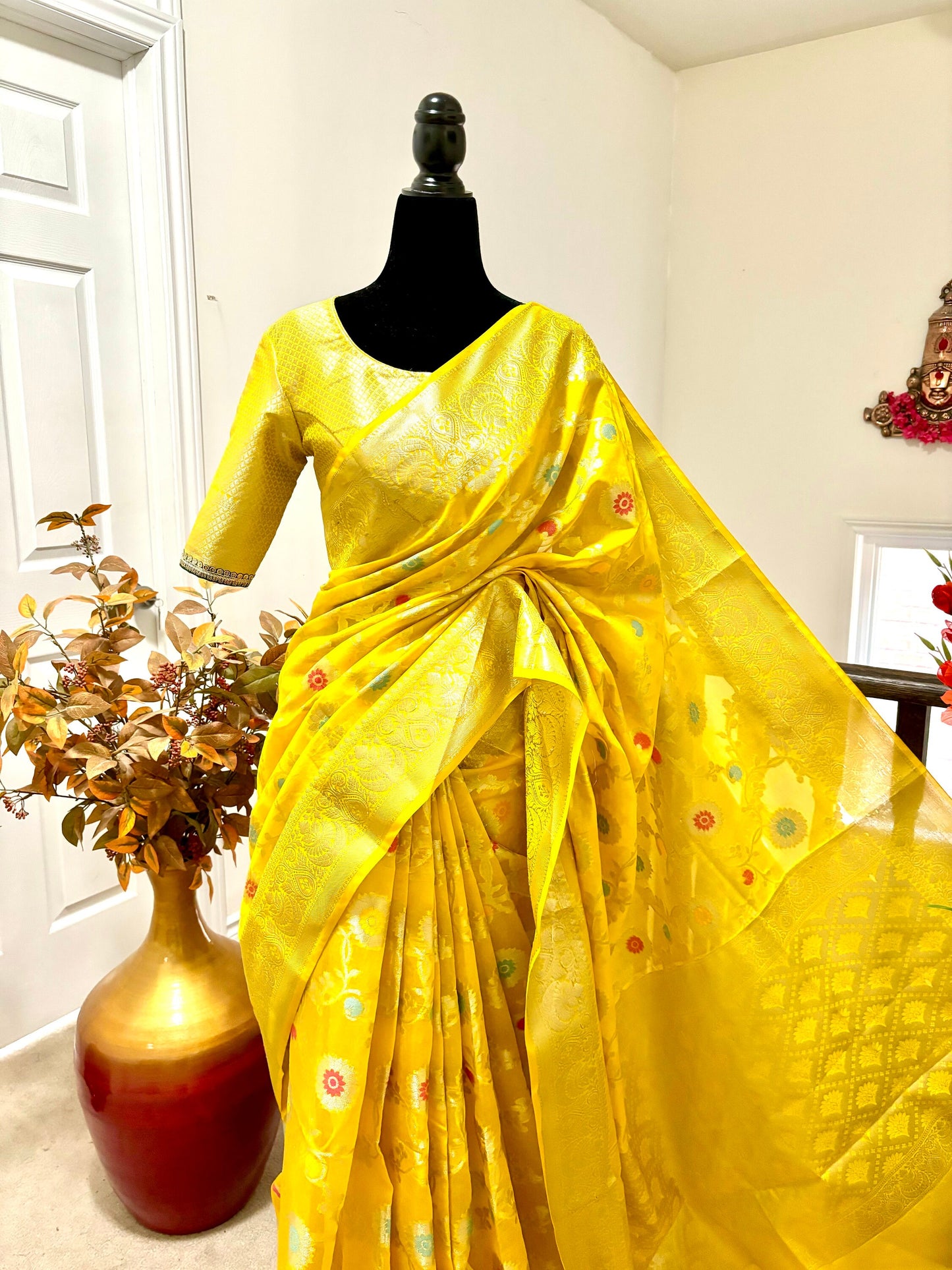 Banarasi kora organza saree with beautiful Jal all over the saree. Saree is ready with beautiful designer blouse that fit to 32-46