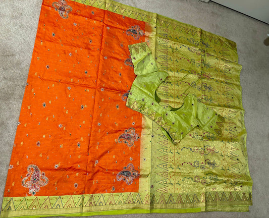 Pure banarasi Pattu saree with beautiful embroidery on all over thesareeweaving border on either sideRich & elegant weaving pallu as shown