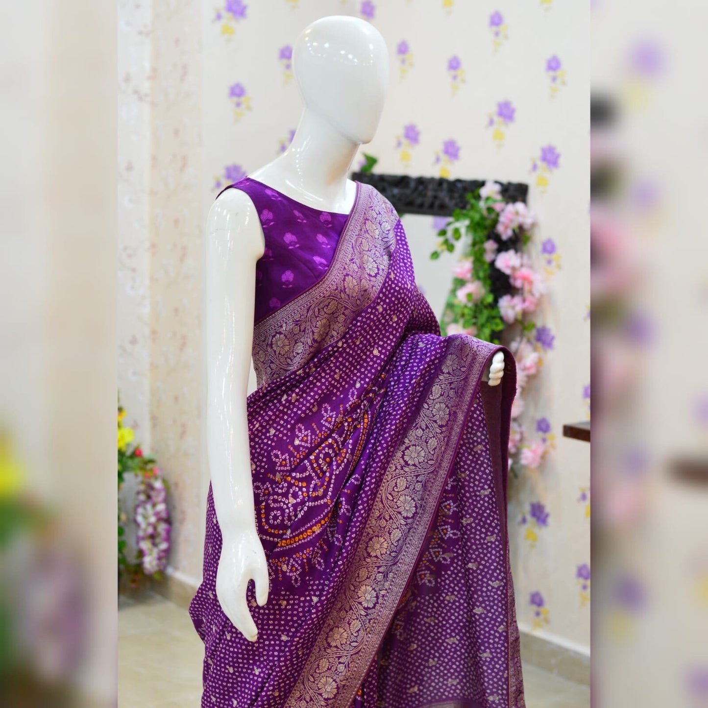 Beautiful pure banarasi moonga bandhini silk saree paired up with pretty blouse. Blouse sizes can be customized ready to wear blouse full