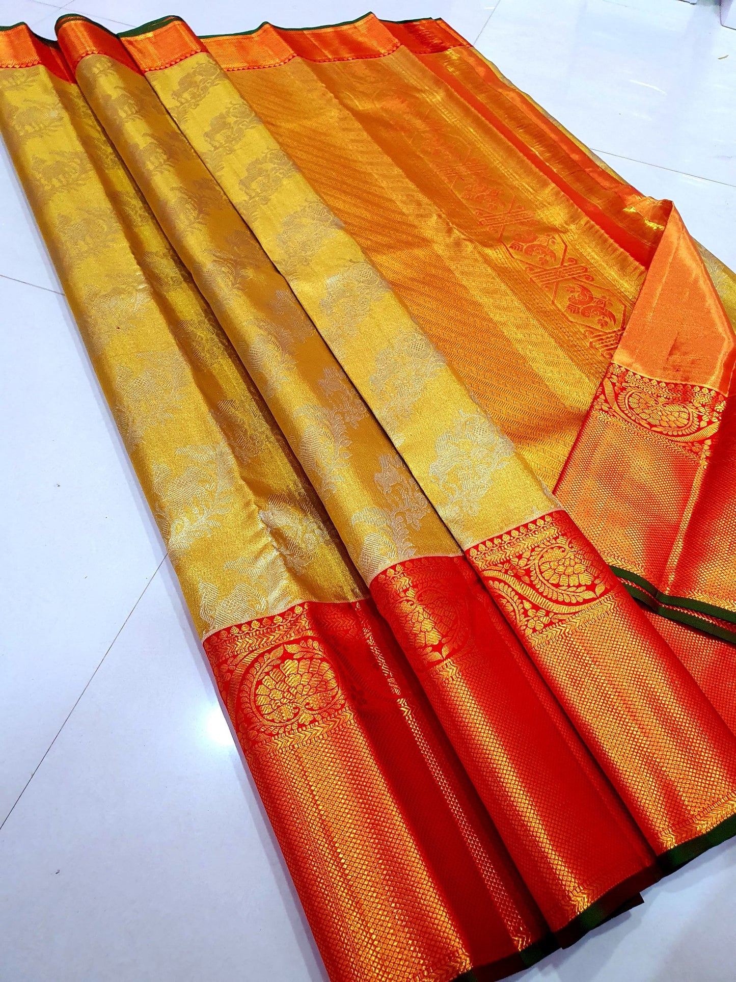 2 gram gold pure handloom tissue korvai  Kanjeevarm/Kanchipattu crossing vanaraja buttas ask seller for the availability before placing the