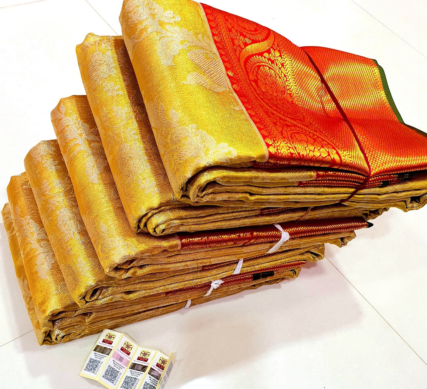 2 gram gold pure handloom tissue korvai  Kanjeevarm/Kanchipattu crossing vanaraja buttas ask seller for the availability before placing the