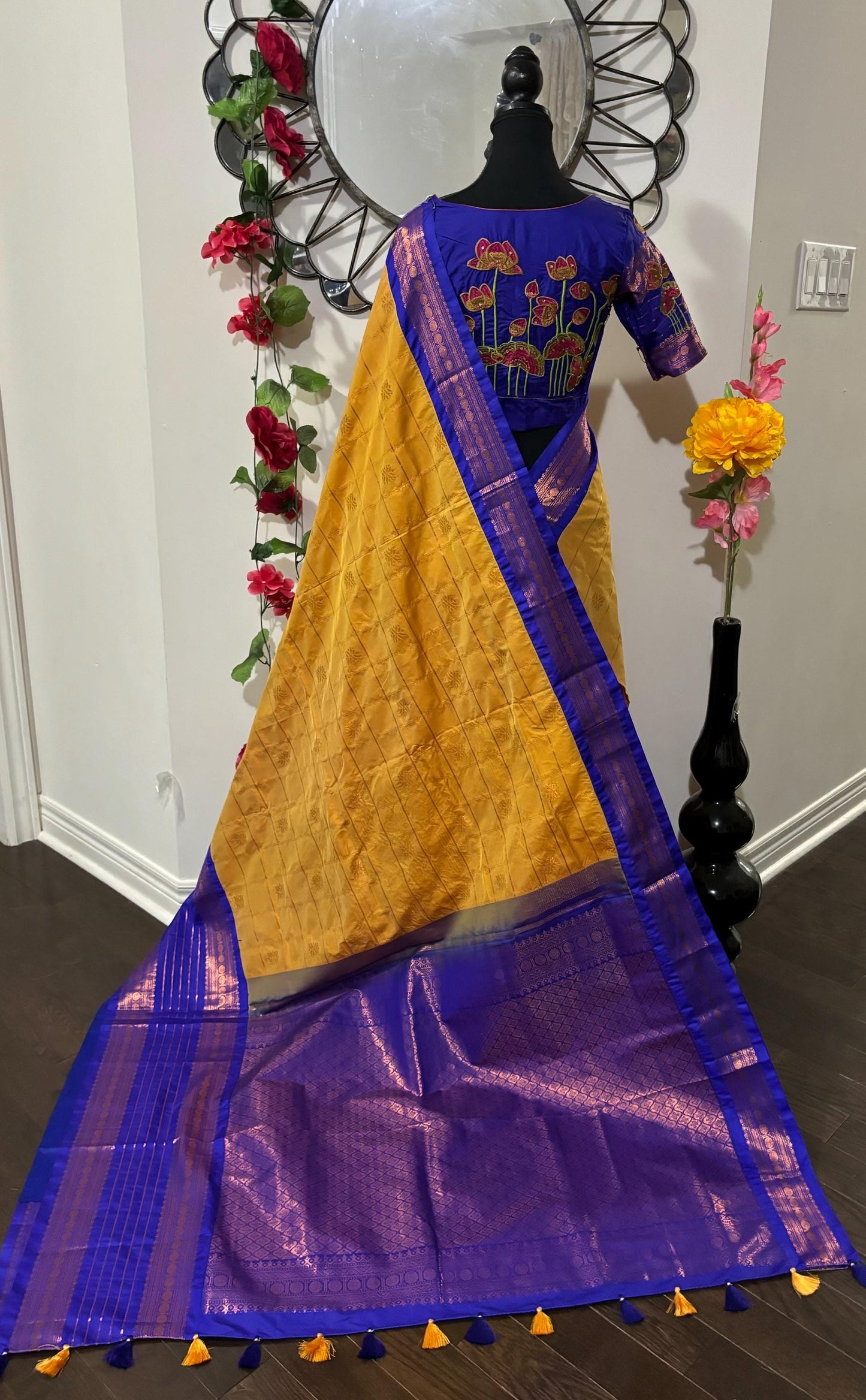 Gadwal fancy pose loom  silk sarees ready to wear with embroidered blouse fits up to 32 -46 saree is ready fall pico beautiful colors