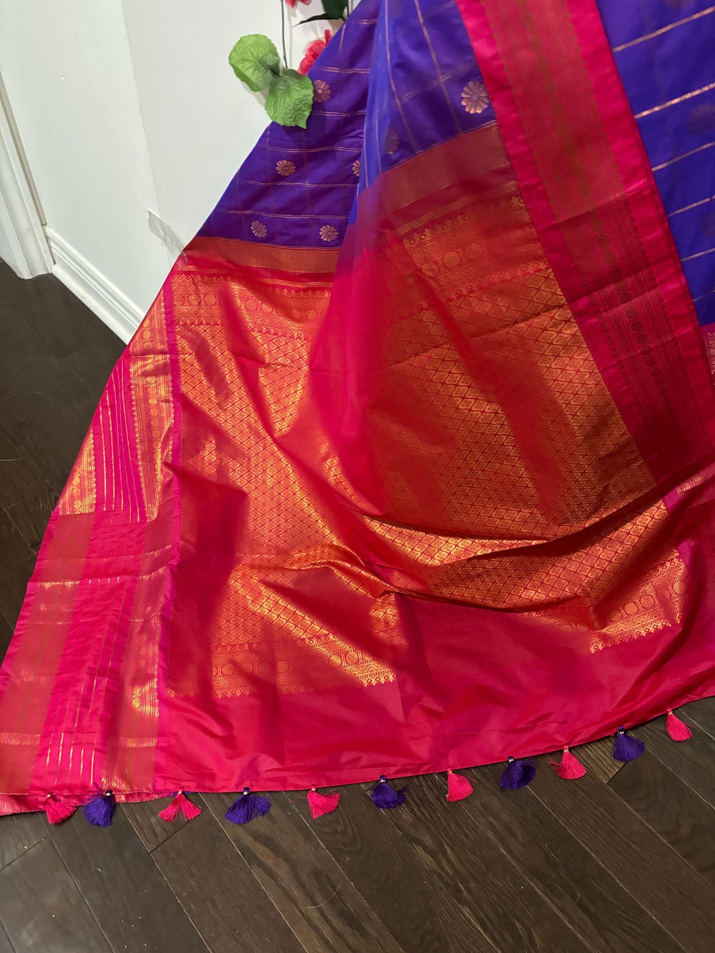 Gadwal fancy handloom pure silk sarees ready to wear with embroidered blouse fits up to 32 -46 saree is ready fall pico beautiful colors